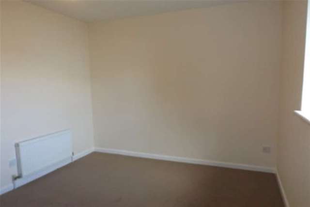  Image of 2 bedroom Detached house to rent in Oakwood Close Midhurst GU29 at Midhurst, GU29 9QP