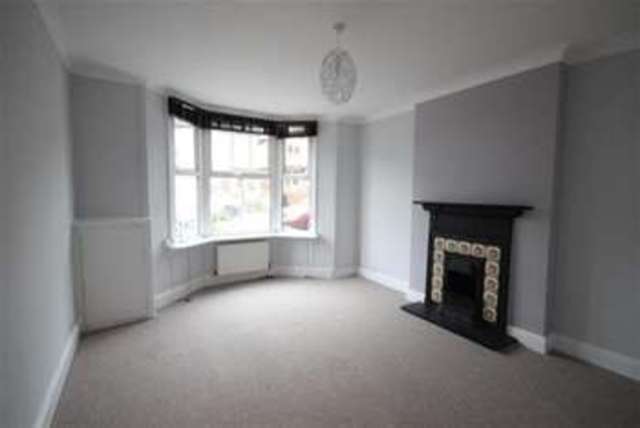  Image of 1 bedroom Flat to rent in Ashfield Road Midhurst GU29 at Midhurst, GU29 9JS