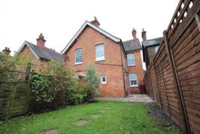  Image of 1 bedroom Flat to rent in Ashfield Road Midhurst GU29 at Midhurst, GU29 9JS