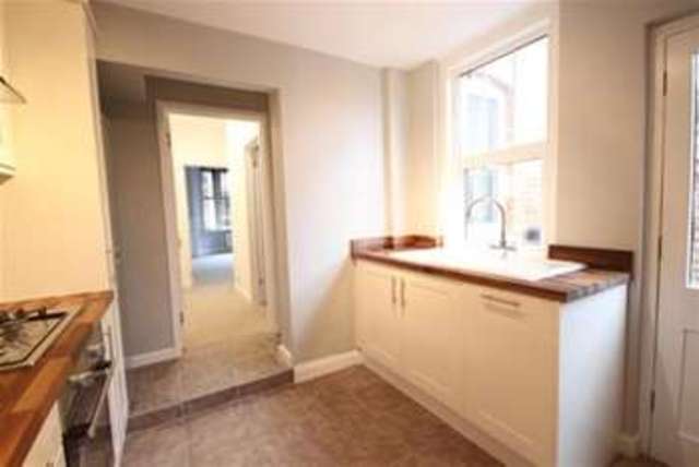  Image of 1 bedroom Flat to rent in Ashfield Road Midhurst GU29 at Midhurst, GU29 9JS
