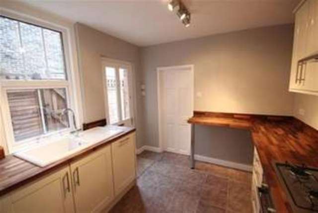  Image of 1 bedroom Flat to rent in Ashfield Road Midhurst GU29 at Midhurst, GU29 9JS