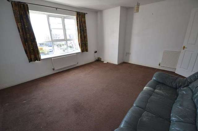  Image of 2 bedroom Flat for sale in Mill Chase Close Wakefield WF2 at Alverthorpe Wakefield West Yorkshire, WF2 9SN