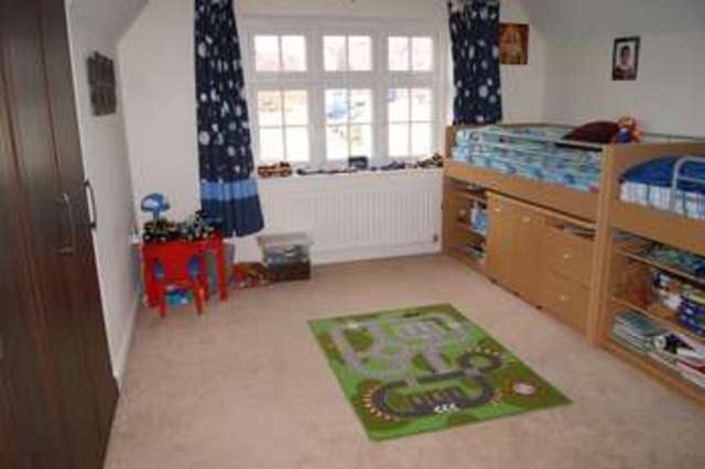  Image of 4 bedroom Detached house to rent in Millfield Drive Wakefield WF1 at Wrenthorpe Wakefield Wakefield, WF1 2FA