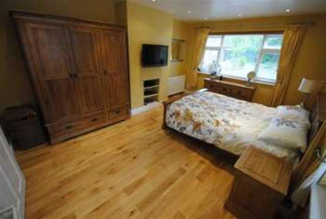  Image of 2 bedroom Property for sale in Moorland Drive Cheadle Hulme Cheadle SK8 at Moorland Drive Cheadle Cheadle, SK8 6HY