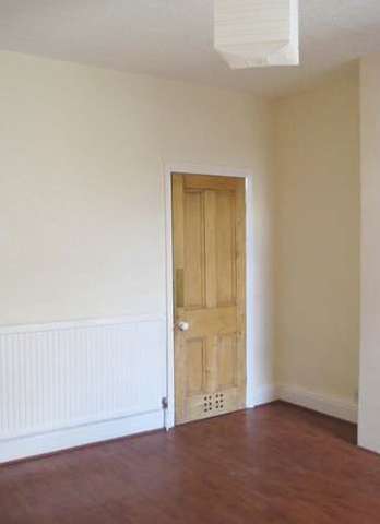  Image of 3 bedroom Terraced house to rent in Mulehouse Road Sheffield S10 at Mulehouse Road  Sheffield, S10 1TB