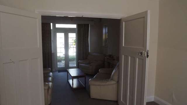  Image of 1 bedroom Apartment to rent in Murray Avenue Hounslow TW3 at Murray Avenue  Hounslow, TW3 2LQ