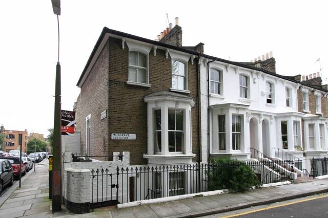  Image of 4 bedroom Flat to rent in Musgrave Crescent London SW6 at Musgrave Crescent  Fulham, SW6 4PT
