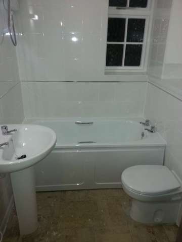  Image of 2 bedroom Apartment to rent in Limebush Close New Haw Addlestone KT15 at Limebush Close New Haw Addlestone, KT15 3LW