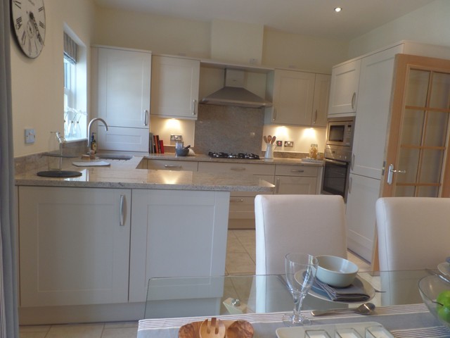  Image of 4 bedroom Detached house to rent in New Park Road Chichester PO19 at Chichester, PO19 7YF