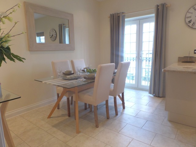  Image of 4 bedroom Detached house to rent in New Park Road Chichester PO19 at Chichester, PO19 7YF