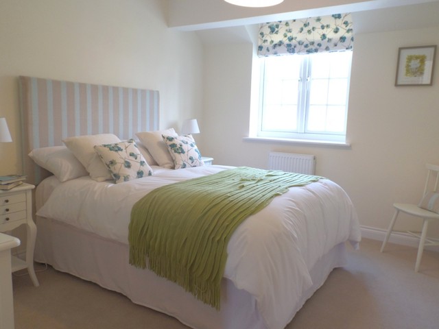  Image of 4 bedroom Detached house to rent in New Park Road Chichester PO19 at Chichester, PO19 7YF