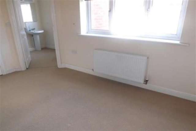  Image of 3 bedroom Detached house to rent in Newcastle Street Huthwaite Sutton-in-Ashfield NG17 at Sutton-in-Ashfield, NG17 2LT