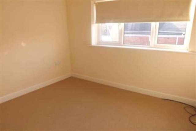  Image of 3 bedroom Detached house to rent in Newcastle Street Huthwaite Sutton-in-Ashfield NG17 at Sutton-in-Ashfield, NG17 2LT