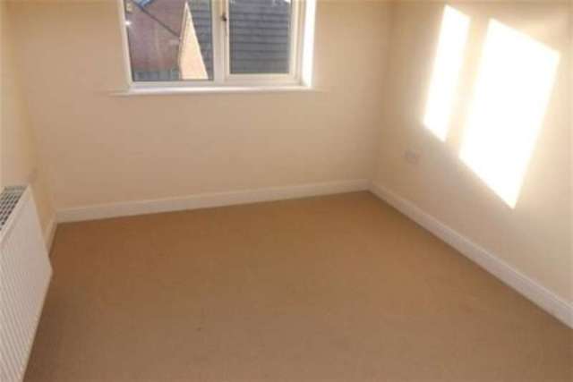  Image of 3 bedroom Detached house to rent in Newcastle Street Huthwaite Sutton-in-Ashfield NG17 at Sutton-in-Ashfield, NG17 2LT