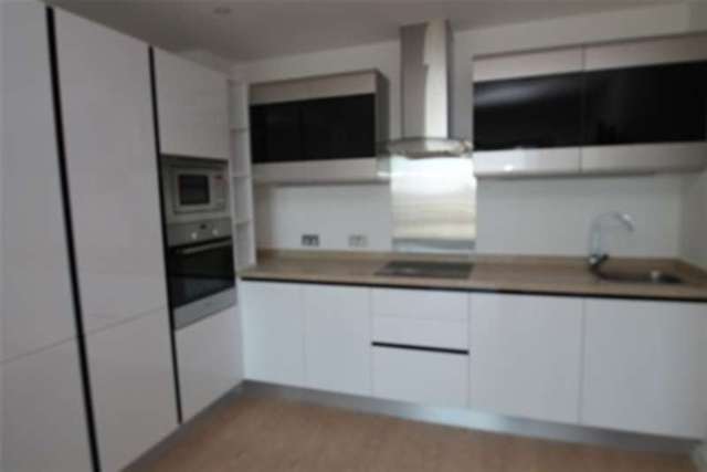  Image of 2 bedroom Flat to rent in St. James