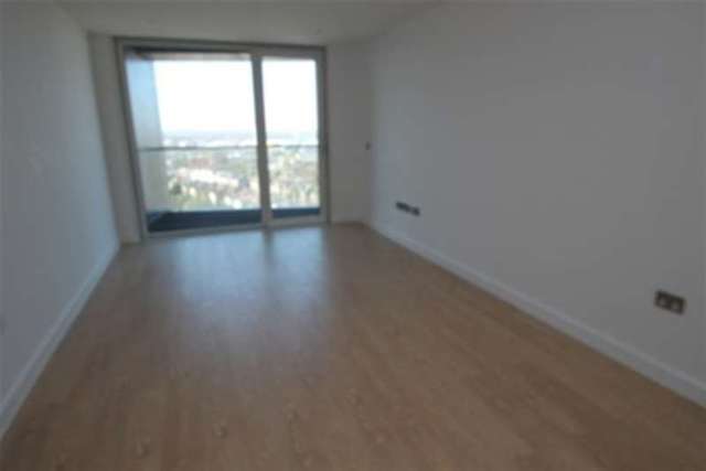  Image of 2 bedroom Flat to rent in St. James
