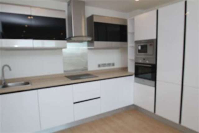  Image of 2 bedroom Flat to rent in St. James