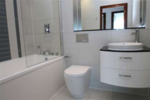  Image of 2 bedroom Flat to rent in St. James