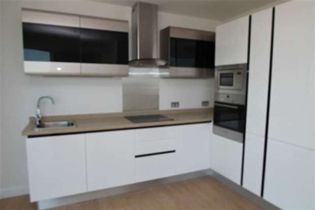  Image of 2 bedroom Flat to rent in St. James