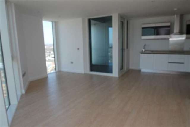  Image of 2 bedroom Flat to rent in St. James