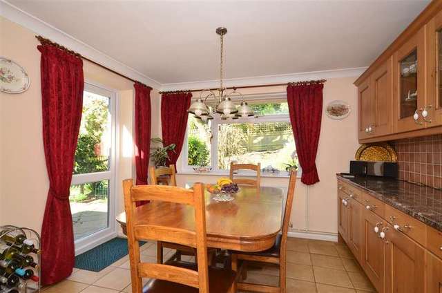 Image of 2 bedroom Bungalow for sale in Newick Hill Newick Lewes BN8 at Newick Lewes Lewes, BN8 4QR