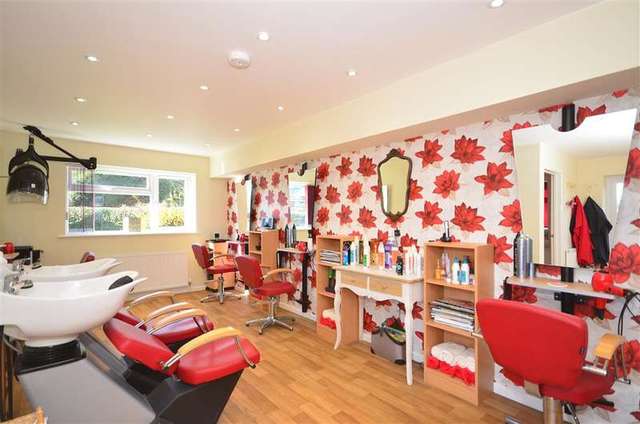  Image of 2 bedroom Bungalow for sale in Newick Hill Newick Lewes BN8 at Newick Lewes Lewes, BN8 4QR
