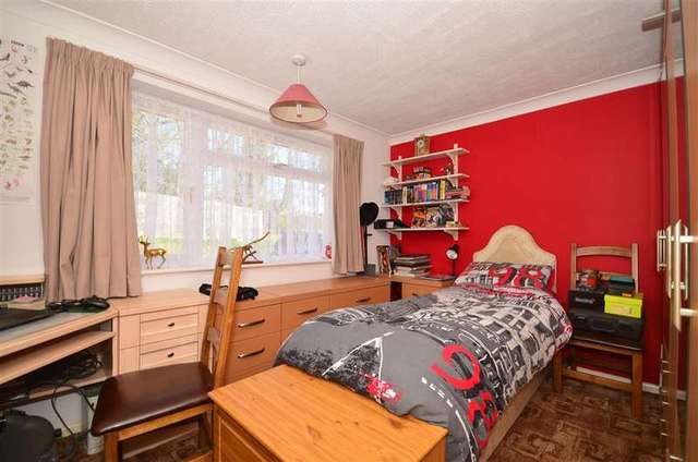  Image of 2 bedroom Bungalow for sale in Newick Hill Newick Lewes BN8 at Newick Lewes Lewes, BN8 4QR