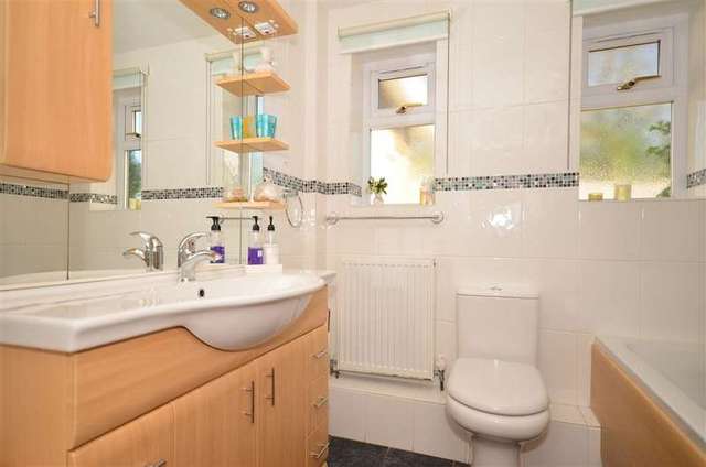  Image of 2 bedroom Bungalow for sale in Newick Hill Newick Lewes BN8 at Newick Lewes Lewes, BN8 4QR