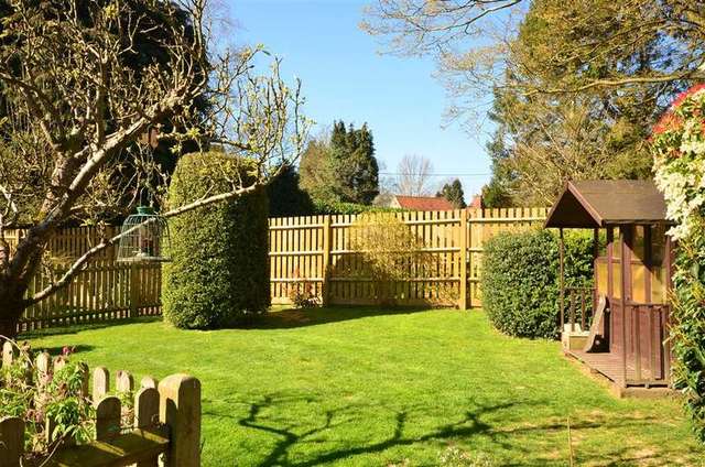  Image of 2 bedroom Bungalow for sale in Newick Hill Newick Lewes BN8 at Newick Lewes Lewes, BN8 4QR