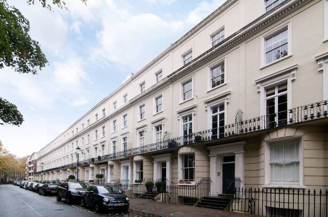  Image of 1 bedroom Ground Flat to rent in Norland Square London W11 at Norland Square  Holland Park, W11 4PZ
