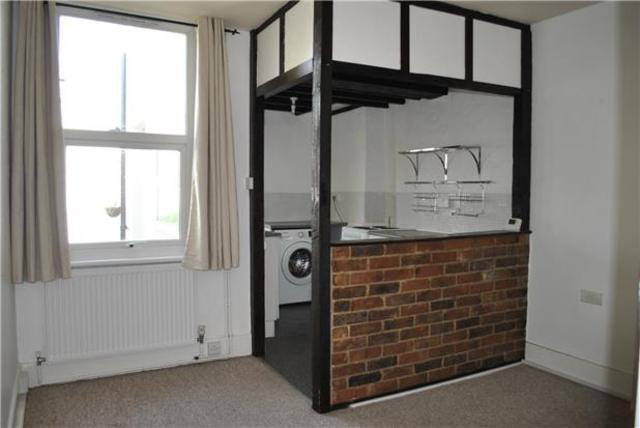  Image of 2 bedroom Terraced house to rent in Norman Road Tunbridge Wells TN1 at Kent, TN1 2RP