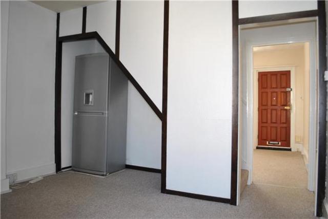  Image of 2 bedroom Terraced house to rent in Norman Road Tunbridge Wells TN1 at Kent, TN1 2RP