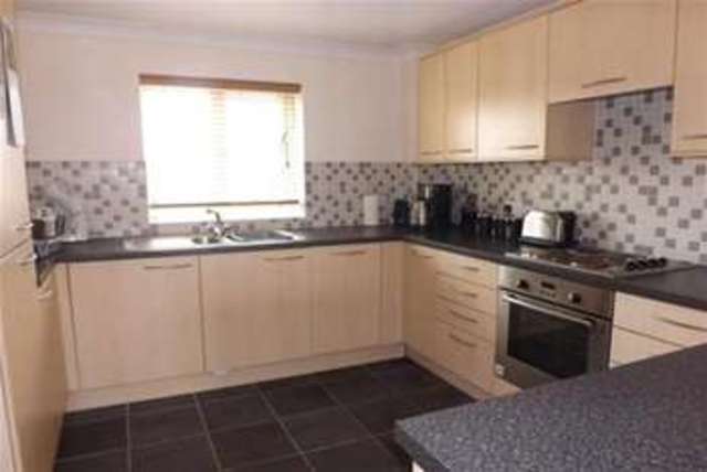 Image of 2 bedroom Flat to rent in Chopin Mews Mazurek Way Swindon SN25 at Swindon, SN25 1TS