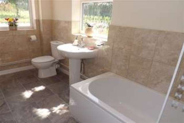  Image of 2 bedroom Flat to rent in Northwood Park Road Bushbury Wolverhampton WV10 at Wolverhampton, WV10 8EX