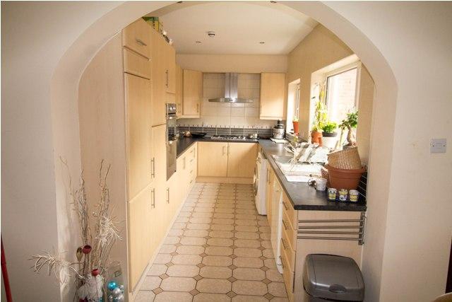  Image of 1 bedroom Semi-Detached house to rent in Nuthall Road Nottingham NG8 at Bobbersmill  Nottingham, NG8 5BG