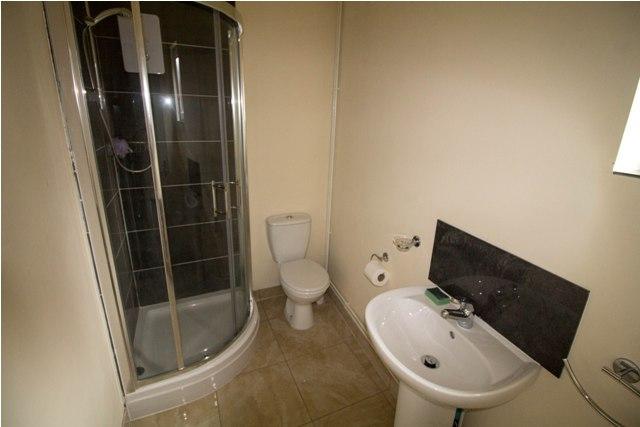 Image of 1 bedroom Semi-Detached house to rent in Nuthall Road Nottingham NG8 at Bobbersmill  Nottingham, NG8 5BG