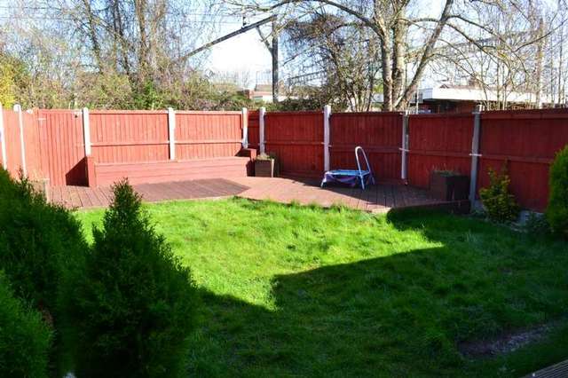  Image of 3 bedroom End of Terrace to rent in Oak Road Harold Wood Romford RM3 at Romford, RM3 0PH