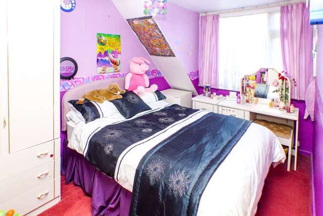  Image of 3 bedroom Semi-Detached house for sale in Oakley Park Bexley DA5 at Oakley Park  Bexley, DA5 3EG