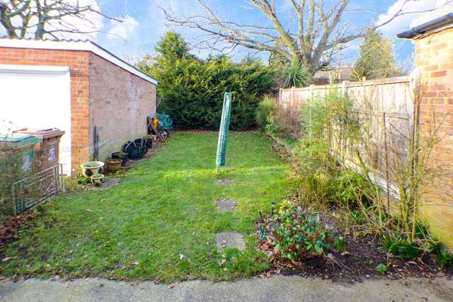  Image of 3 bedroom Semi-Detached house for sale in Oakley Park Bexley DA5 at Oakley Park  Bexley, DA5 3EG