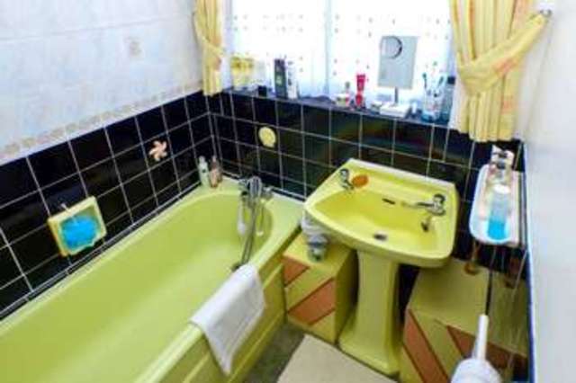  Image of 3 bedroom Semi-Detached house for sale in Oakley Park Bexley DA5 at Oakley Park  Bexley, DA5 3EG