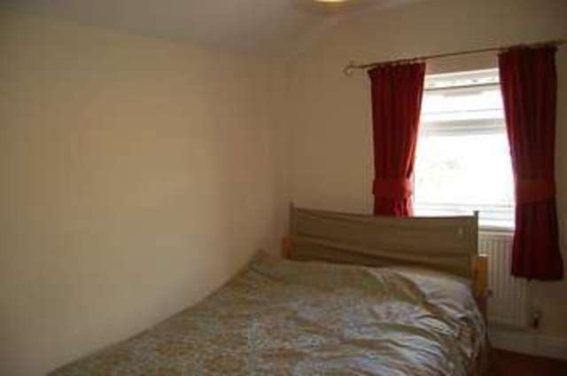  Image of 3 bedroom Semi-Detached house to rent in St. Margarets Road Eastleigh SO50 at Old Bishopstoke  Eastleigh, SO50 6DH