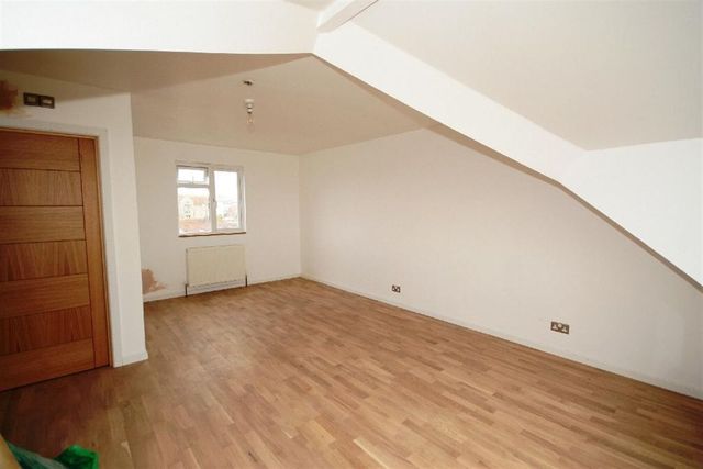  Image of 4 bedroom Property for sale in Old Fort Road Shoreham-by-Sea BN43 at Old Fort Road Shoreham By Sea Shoreham By Sea, BN43 5HR