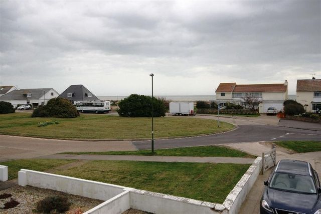  Image of 4 bedroom Property for sale in Old Fort Road Shoreham-by-Sea BN43 at Old Fort Road Shoreham By Sea Shoreham By Sea, BN43 5HR