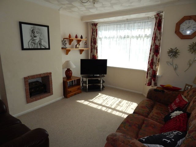  Image of 3 bedroom End of Terrace for sale in Old Manor Way Drayton Portsmouth PO6 at Old Manor Way Drayton Portsmouth, PO6 2NL