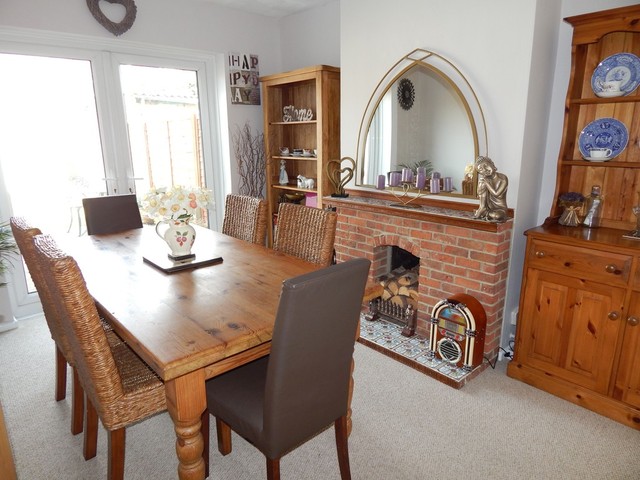  Image of 3 bedroom End of Terrace for sale in Old Manor Way Drayton Portsmouth PO6 at Old Manor Way Drayton Portsmouth, PO6 2NL