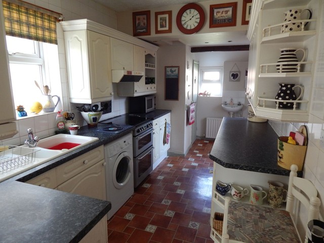  Image of 3 bedroom End of Terrace for sale in Old Manor Way Drayton Portsmouth PO6 at Old Manor Way Drayton Portsmouth, PO6 2NL