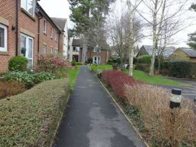  Image of 1 bedroom Flat for sale in Grovelands Avenue Swindon SN1 at Grovelands Avenue Old Town Swindon, SN1 4EH