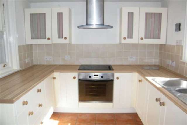  Image of 2 bedroom Detached house to rent in Osborne Road East Cowes PO32 at East Cowes, PO32 6RX
