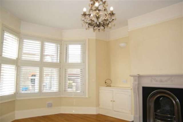  Image of 2 bedroom Detached house to rent in Osborne Road East Cowes PO32 at East Cowes, PO32 6RX