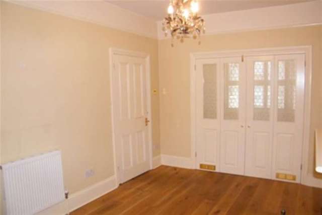  Image of 2 bedroom Detached house to rent in Osborne Road East Cowes PO32 at East Cowes, PO32 6RX